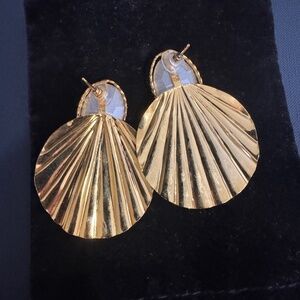 Fashion jewelry earrings and bracelet